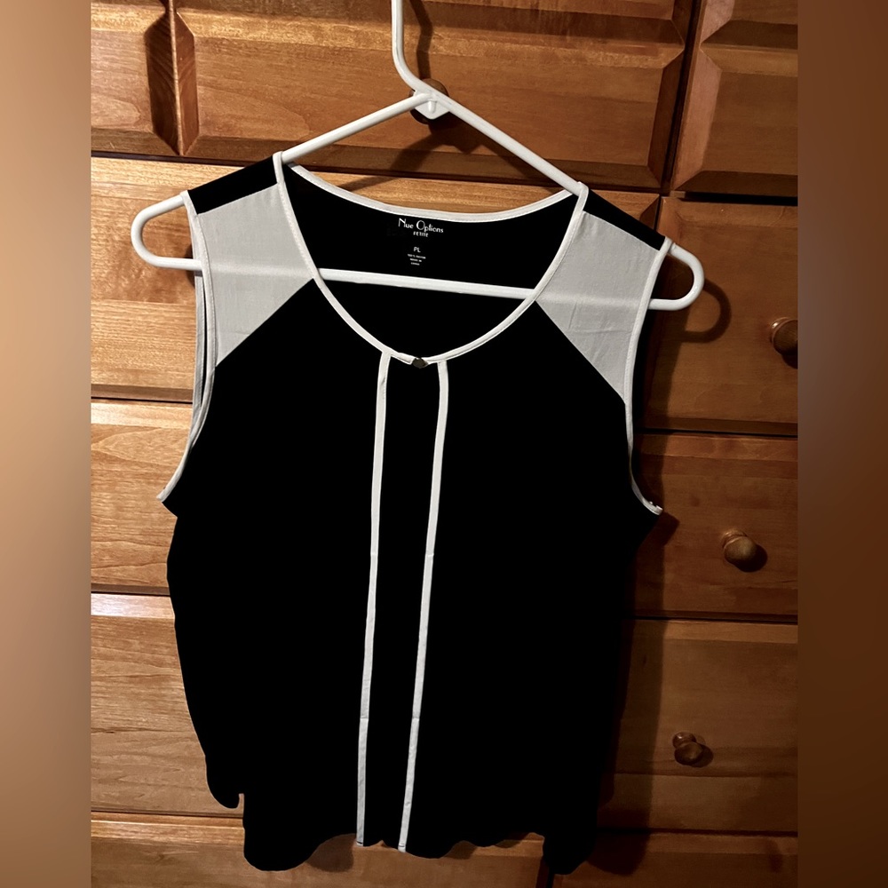 Nice Options black/white silky top